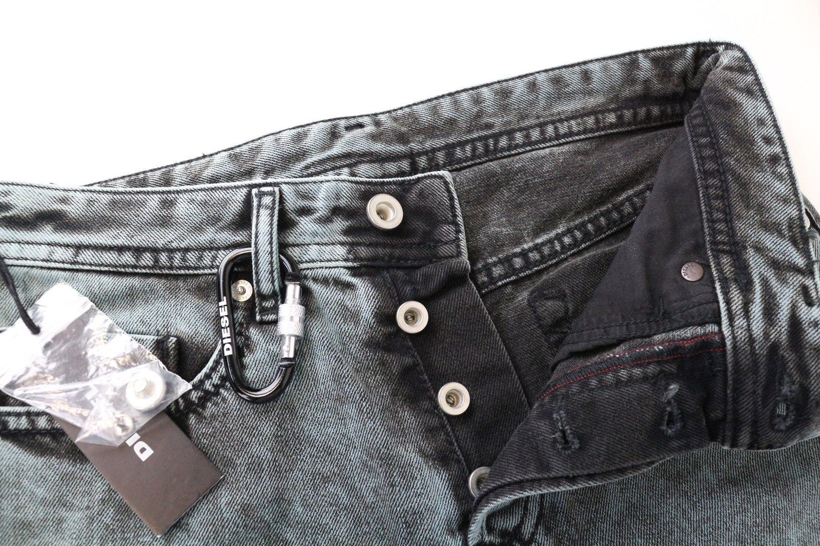 DIESEL D-Buster-CO 0TATP vyriški džinsai W27 Slim Fit, grynos medvilnės, mėlynai pilkai skalbti 