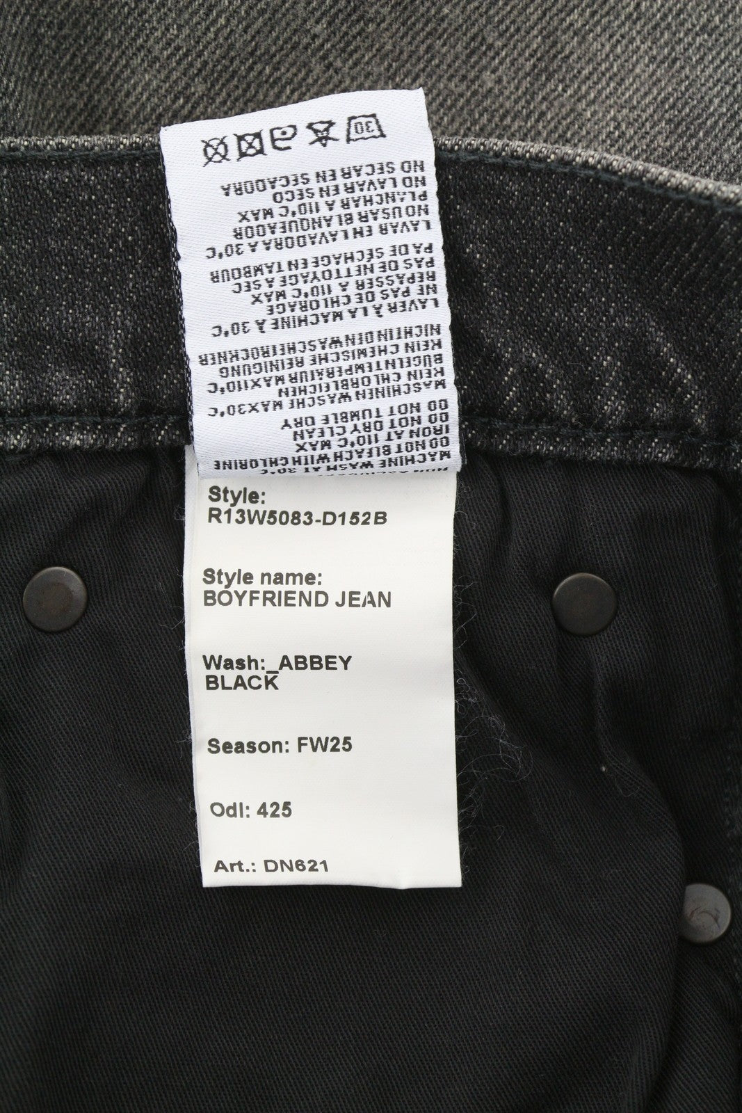 R13 Boyfriend moteriški džinsai, 28 dydžio, Abbey Black, išblukusios, plėšytos, tiesaus kirpimo, FW25 