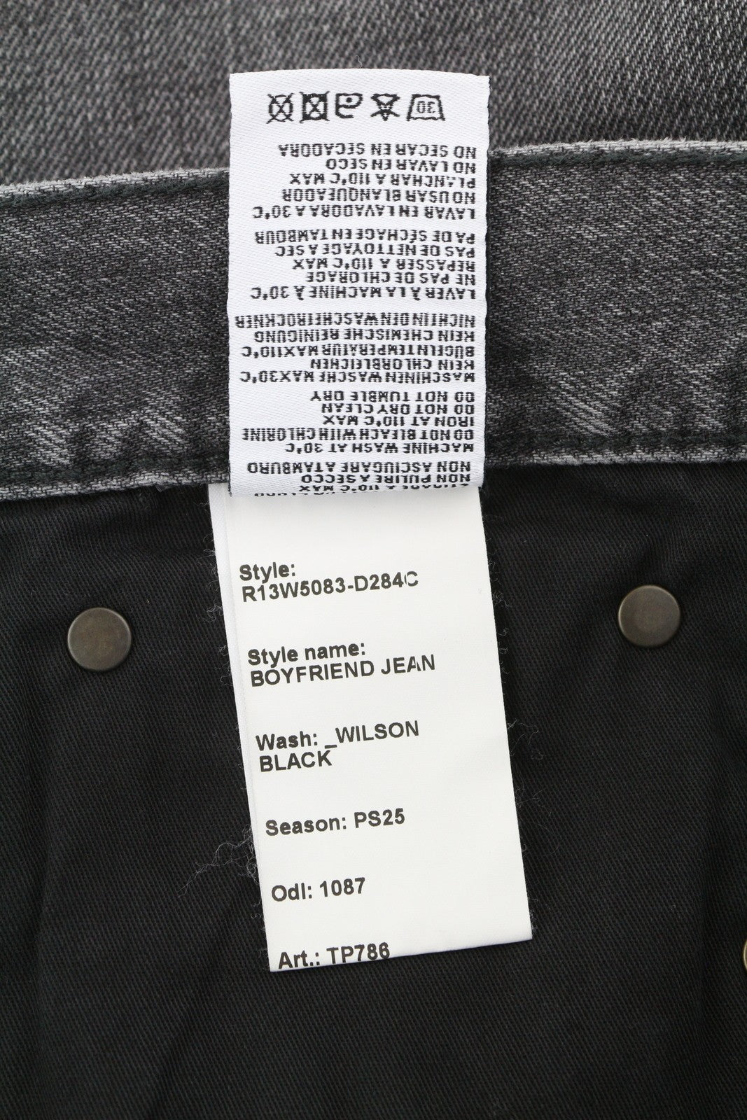 R13 Boyfriend moteriški džinsai 31 Wilson juodi ūsai su išblukusiu džinsu, trumpinti užtrauktuku PS25 