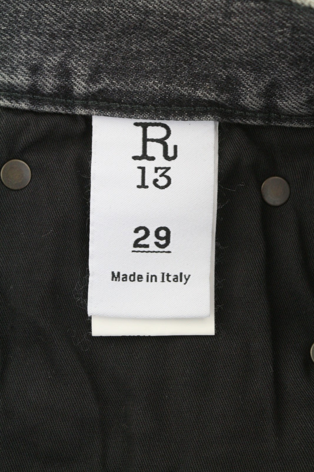 R13 Boyfriend moteriški džinsai, 29 Leyton, juodi, išblukinti, trumpi, tiesaus kirpimo, su užtrauktuku, FW25 