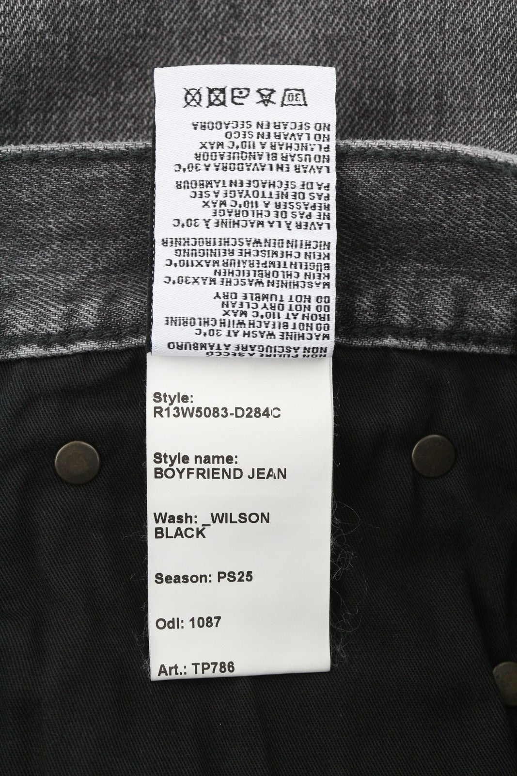 R13 Boyfriend moteriški džinsai 26 Wilson juodi ūsai su išblukusiu džinsu, trumpinti užtrauktuku PS25 