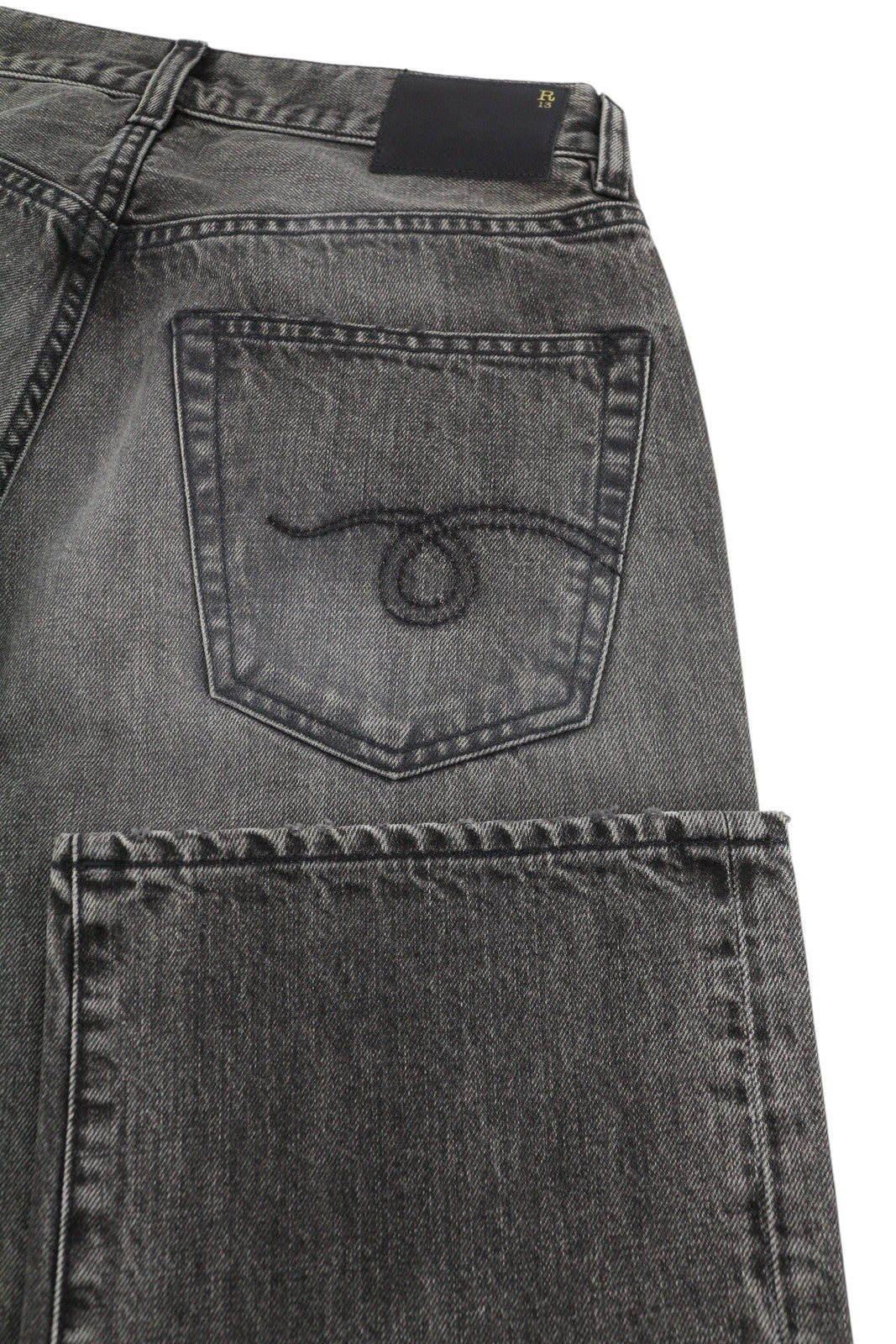 R13 X-BF moteriški džinsai 25 Polaris juodi ūsai išblukę trumpi džinsai iki kulkšnių PS25 