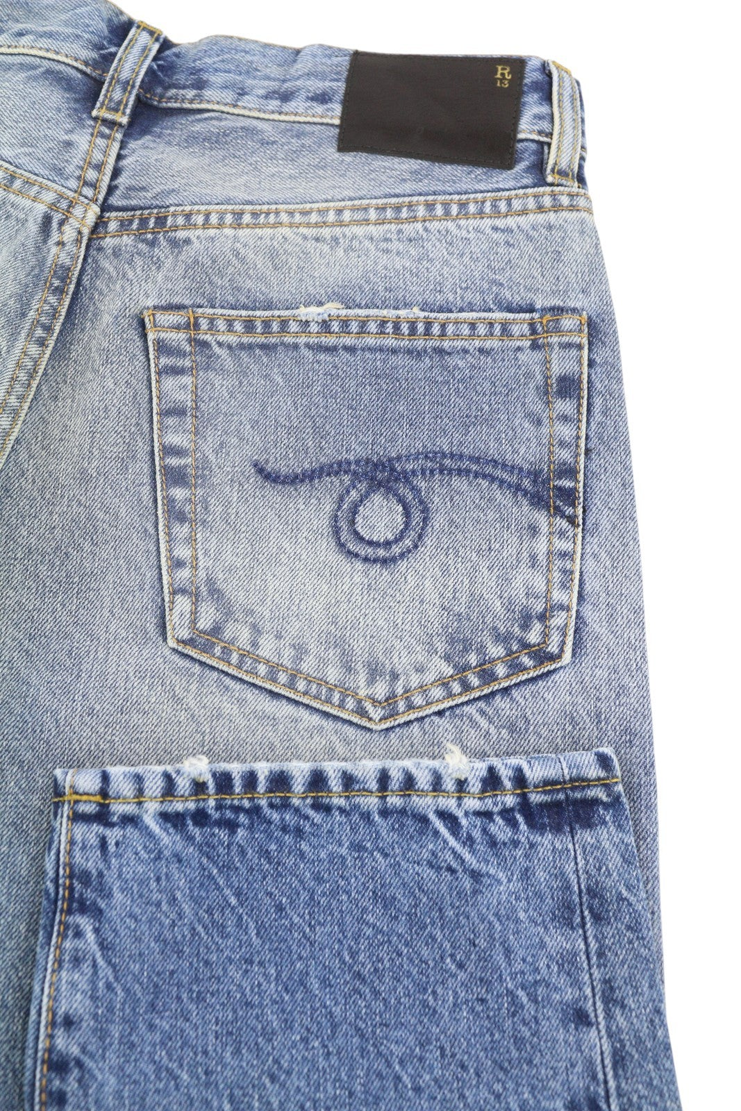 R13 Boyfriend moteriški džinsai 23 Jasper Whiskers išblukęs trumpintas užtrauktukas mėlynas džinsinis PF25 