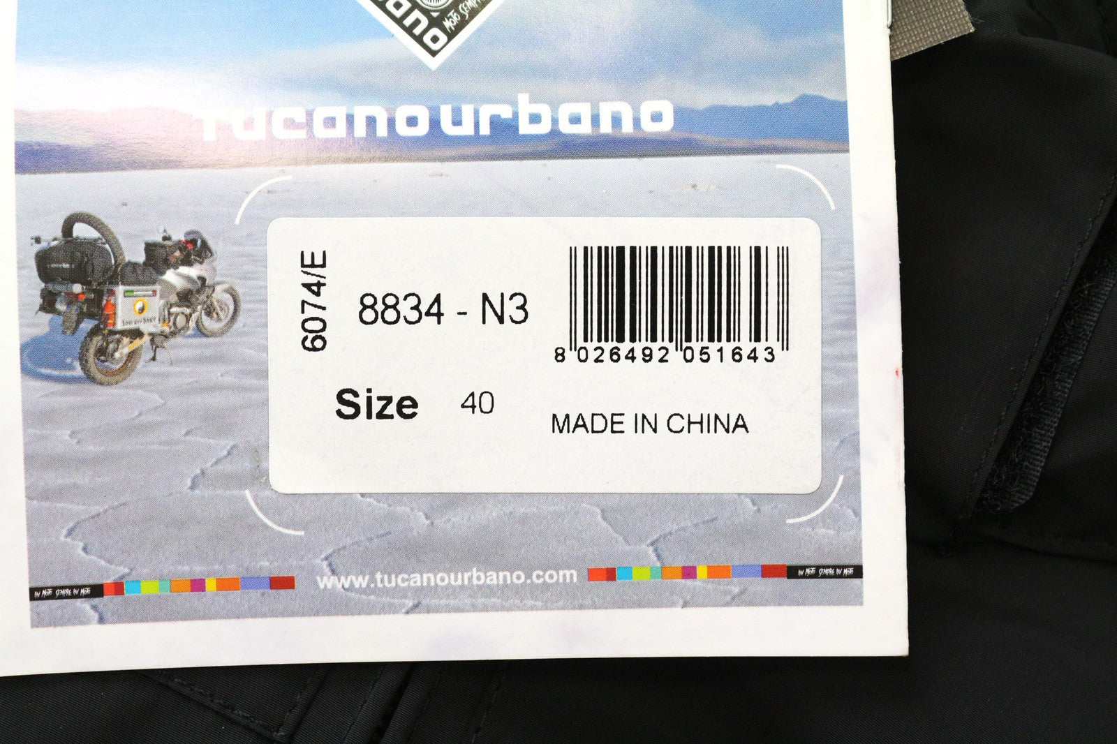TUCANO URBANO WSP moteriška moteriška striukė IT40 juoda su gobtuvu ir vandeniui atspariu užtrauktuku 