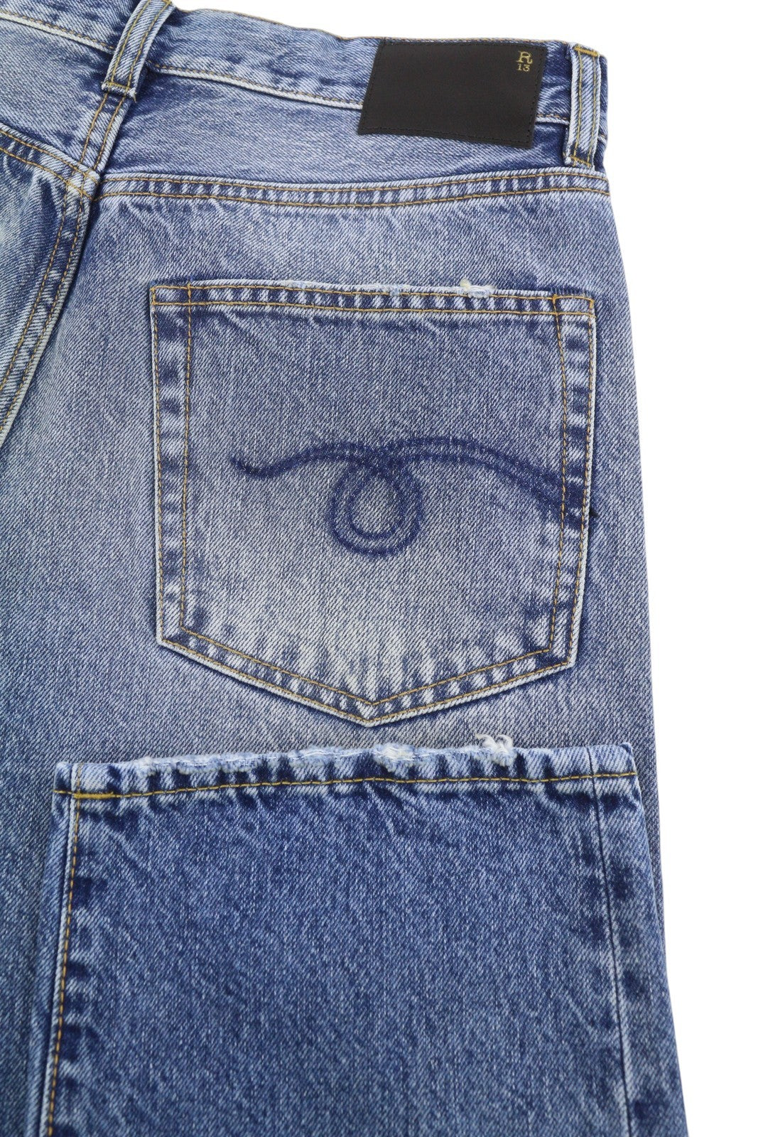 R13 Boyfriend moteriški džinsai 26 Jasper tiesūs trumpi ūsai išblukusi mėlyna PF25 