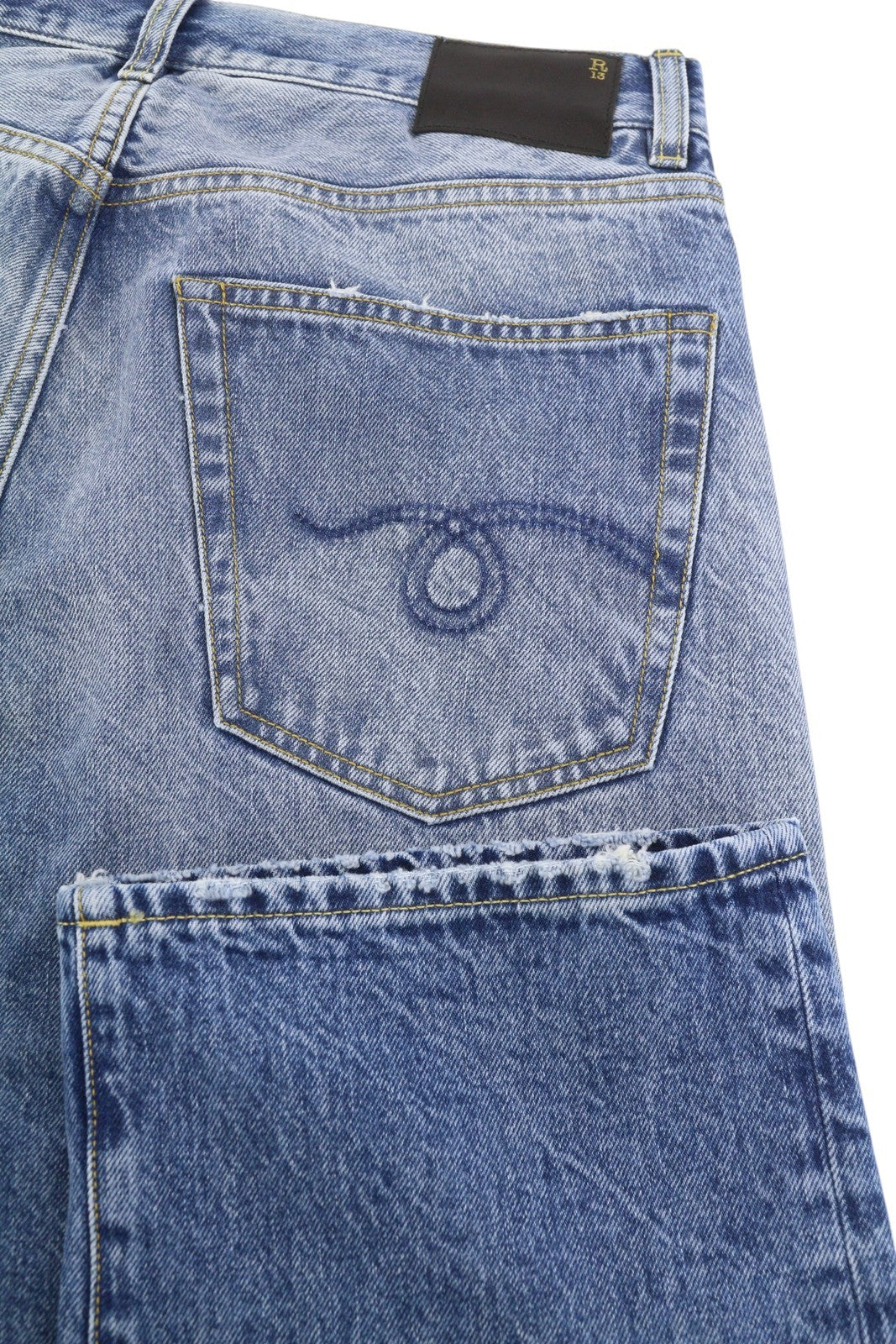 R13 Cuffed X-BF moteriški džinsai su rankogaliais 27 Jasper tiesaus kirpimo blukintos mėlynos spalvos džinsinis kelnės su užtrauktuku PF25 