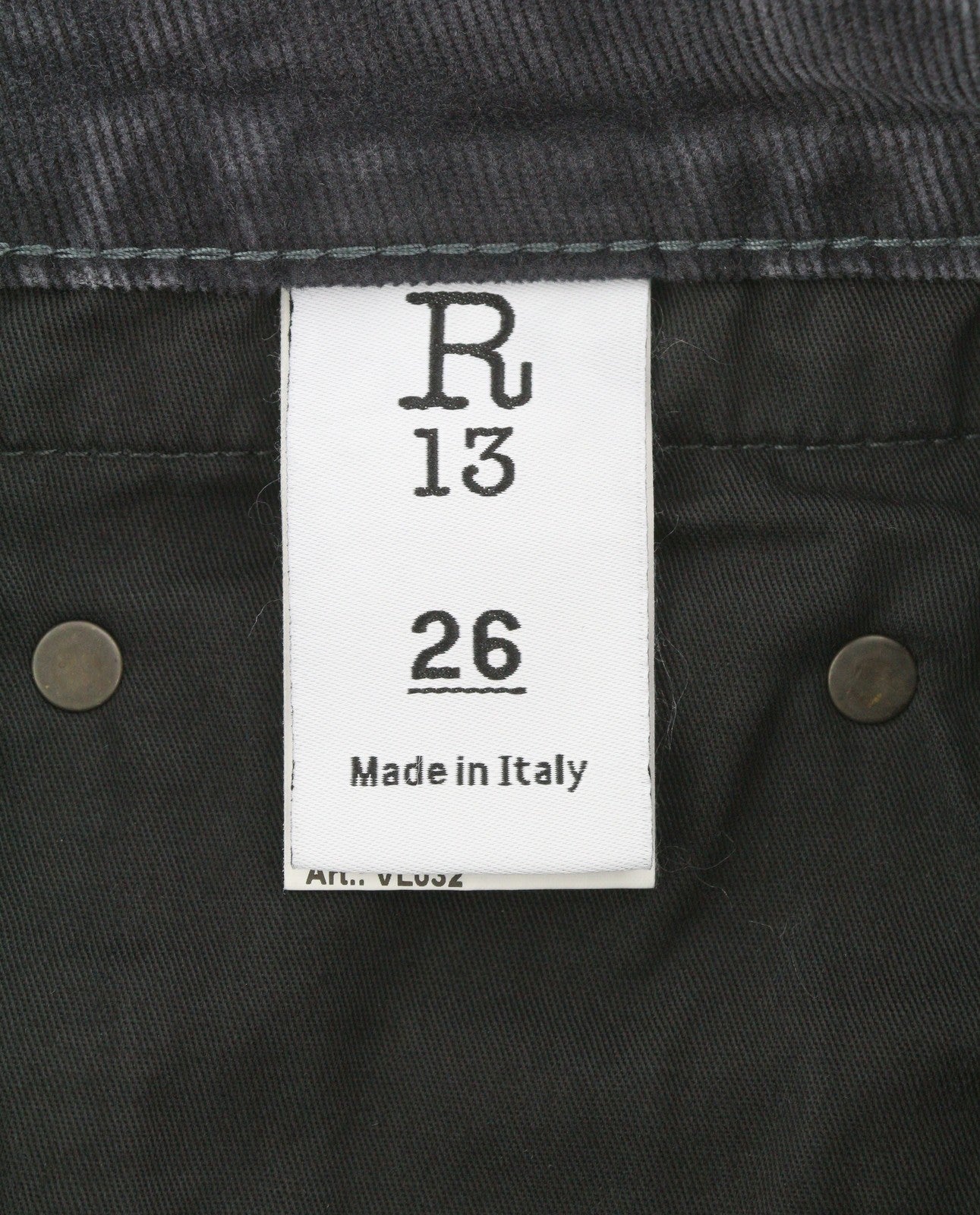 R13 berniukiškos tiesios moteriškos kelnės 26 obsidiano spalvos su tampria virvele, trumpintos, išblukintos, FW25 