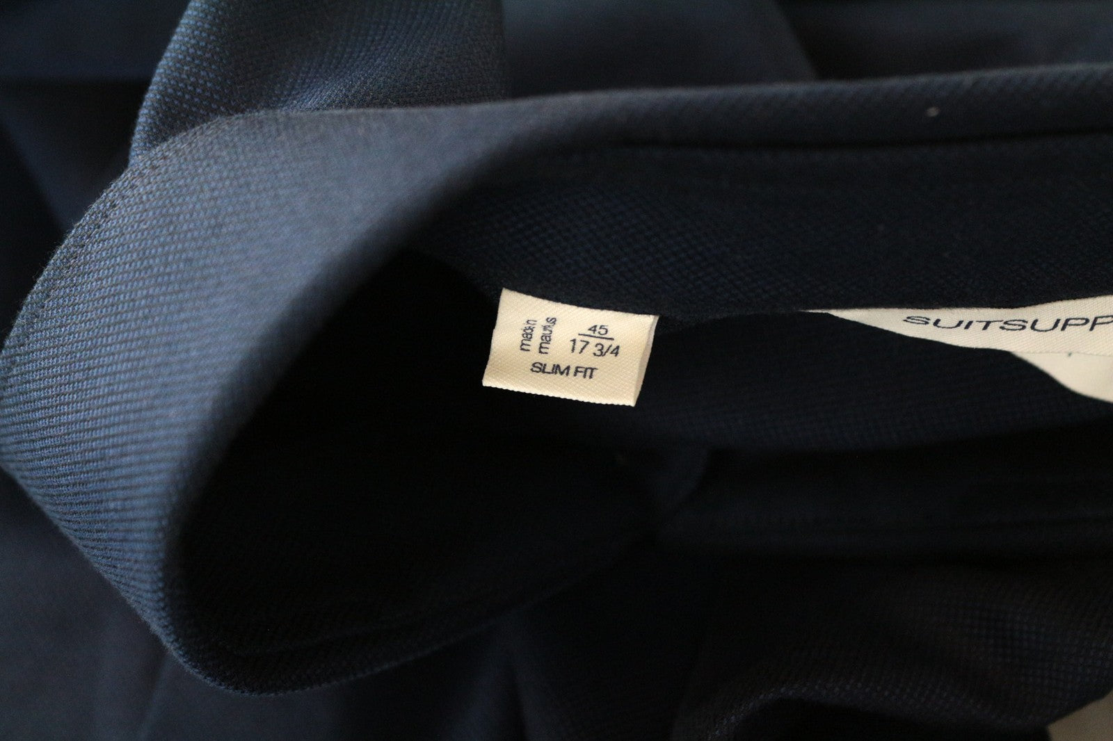 „SUITSUPPLY Traveller“ vyriški formalūs marškinėliai, 45/17,75, tamsiai mėlyni, ploni, ilgomis rankovėmis, medvilniniai 