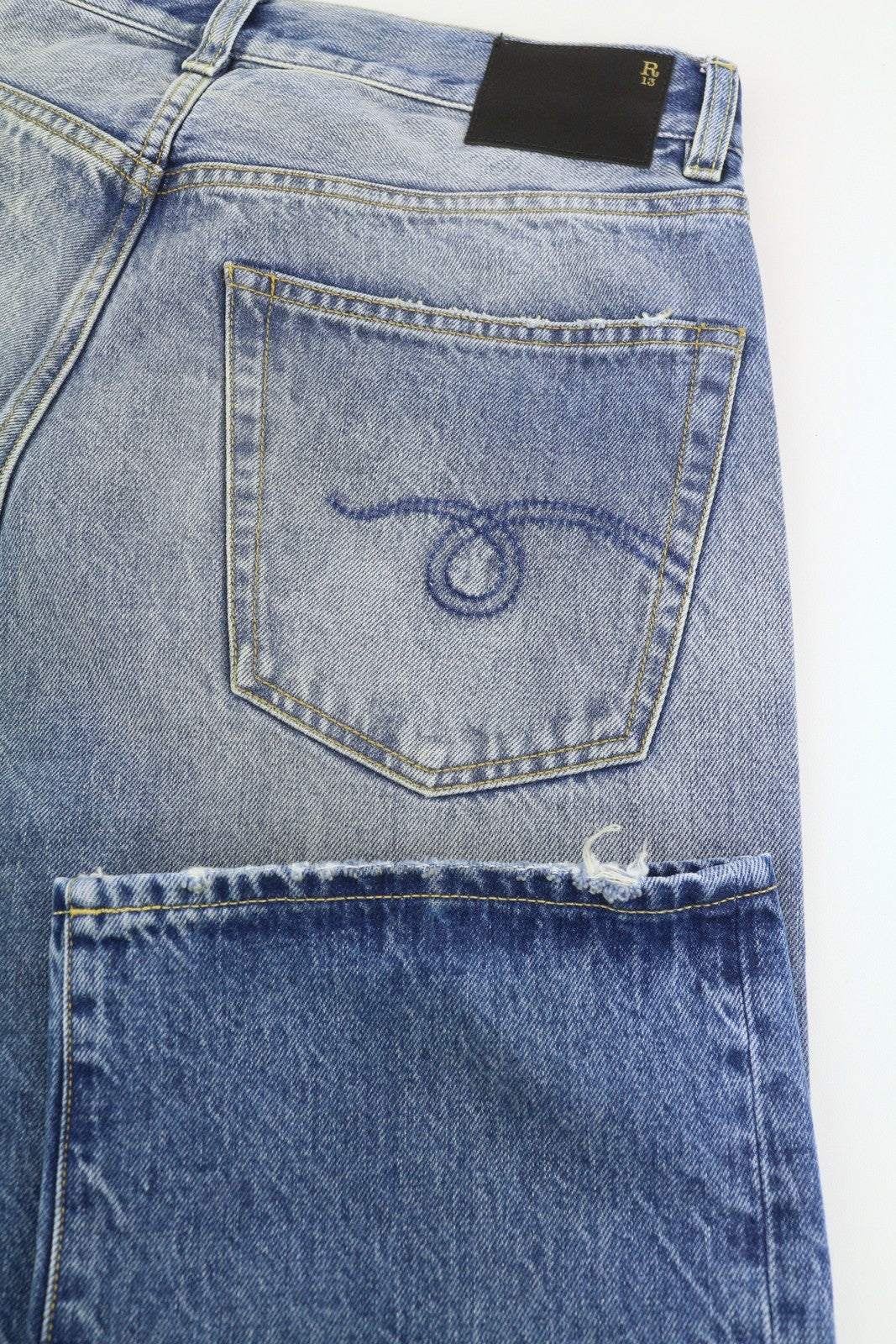 R13 Cuffed X-BF moteriški džinsai su rankogaliais 27 Jasper Straight Fit Ūsai Išblukusi mėlyna PF25 