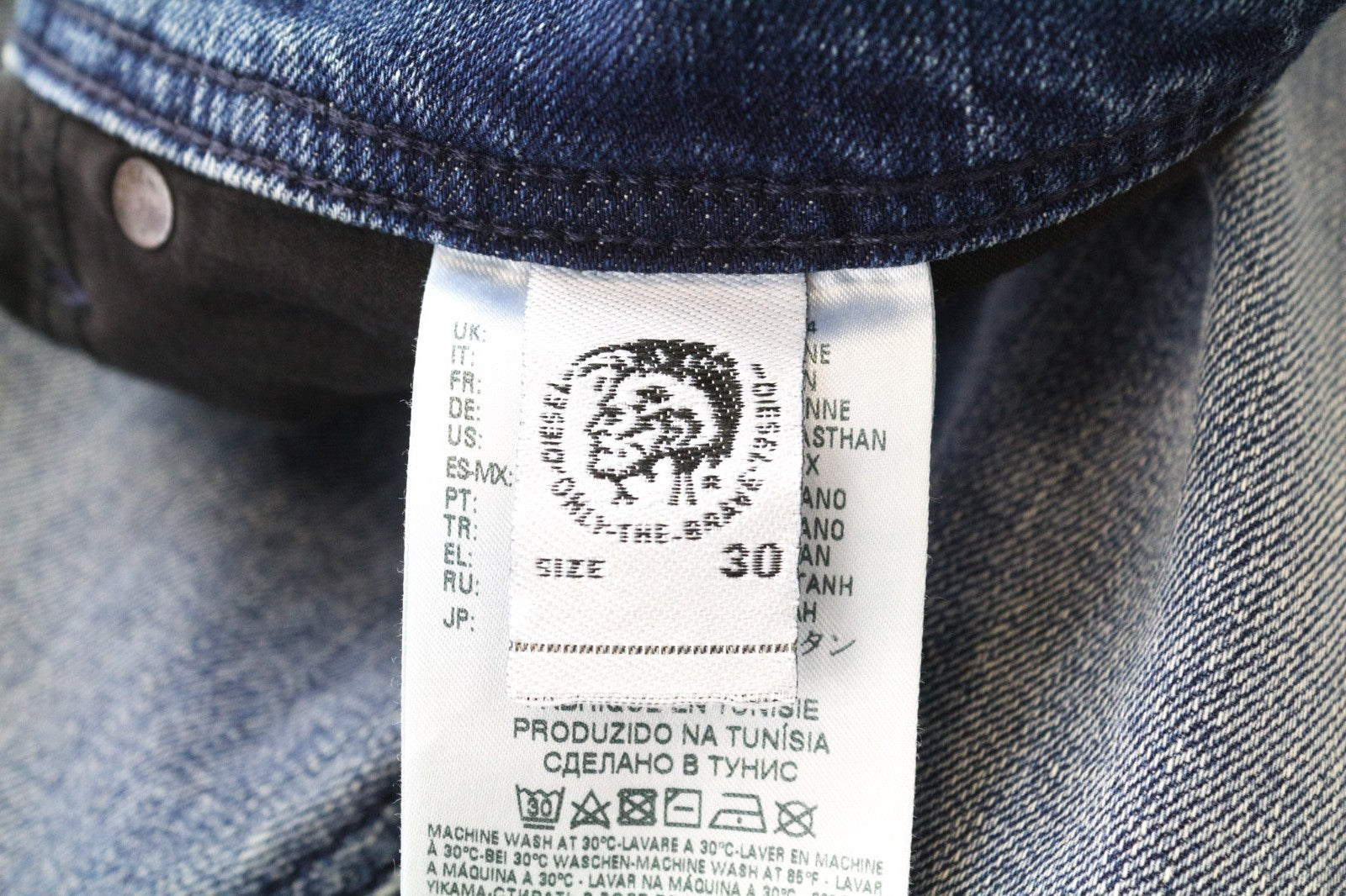 DIESEL Tepphar 084VI vyriški džinsai W30 L32 Slim Carrot Fit mėlyni skalbti tamprūs džinsai 