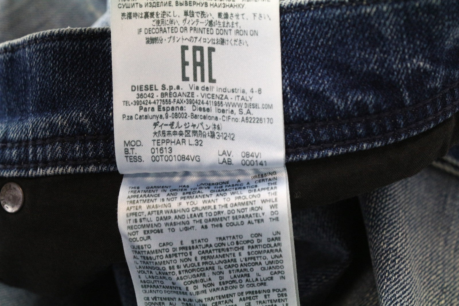 DIESEL Tepphar 084VI vyriški džinsai W30 L32 Slim Carrot Fit mėlyni skalbti tamprūs džinsai 