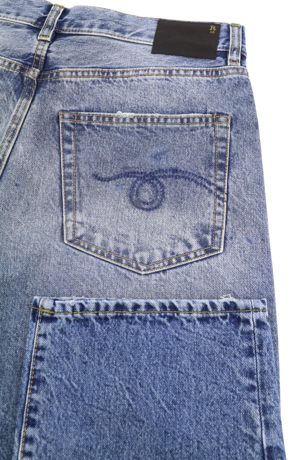 R13 Boyfriend moteriški džinsai 28 Jasper tiesūs trumpi ūsai išblukusi mėlyna PF25 