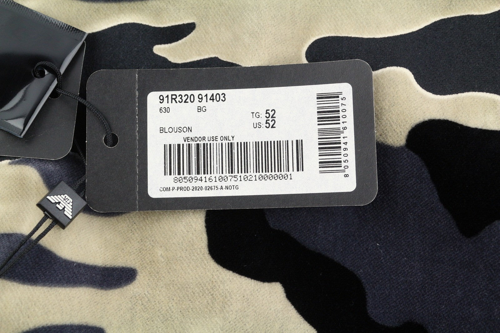 EMPORIO ARMANI vyriška striukė EU52 kamufliažinė, minkšta, paminkštinta, su užtrauktuku ir bomber tipo striukė RRP799 