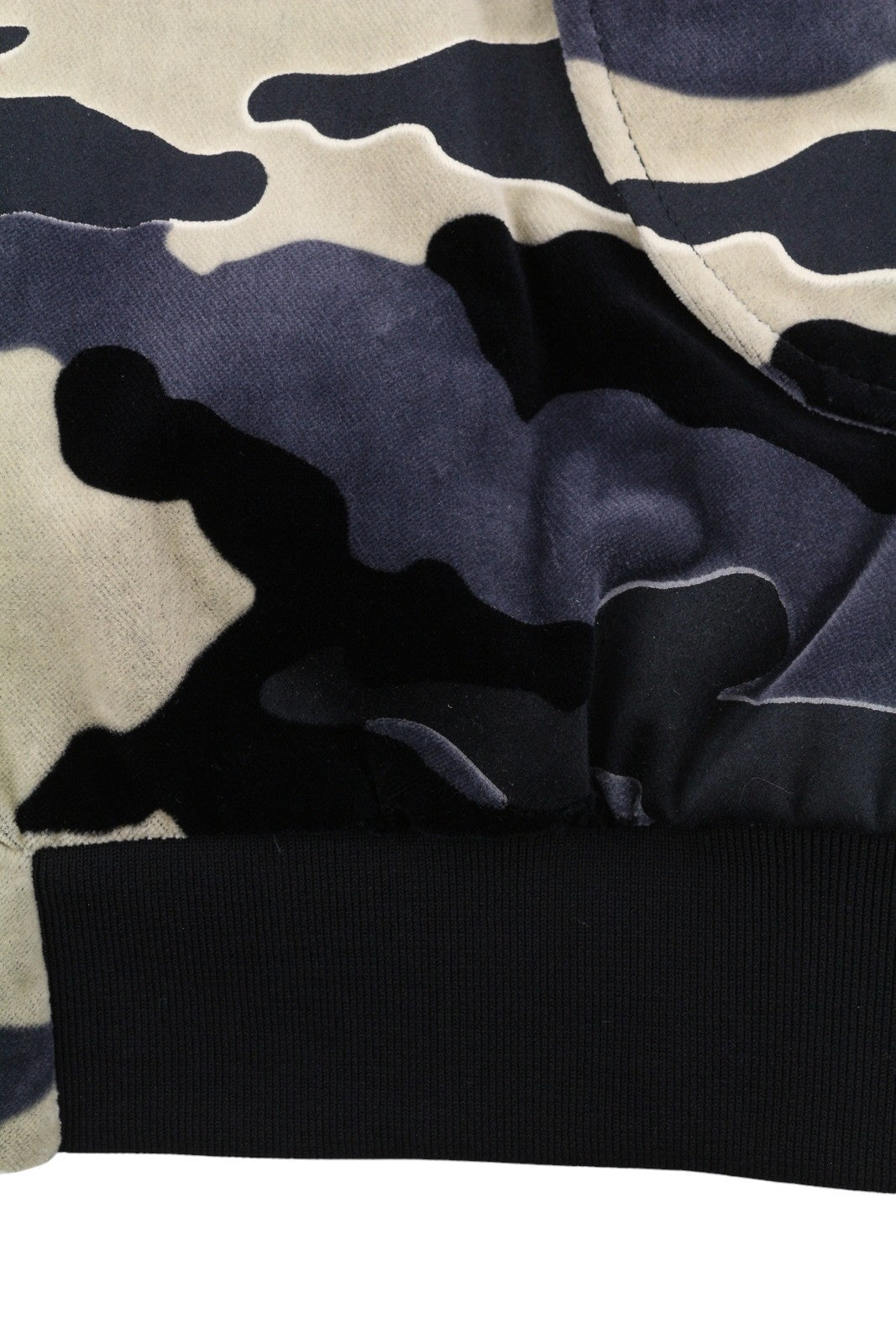 EMPORIO ARMANI vyriška striukė EU52 kamufliažinė, minkšta, paminkštinta, su užtrauktuku ir bomber tipo striukė RRP799 