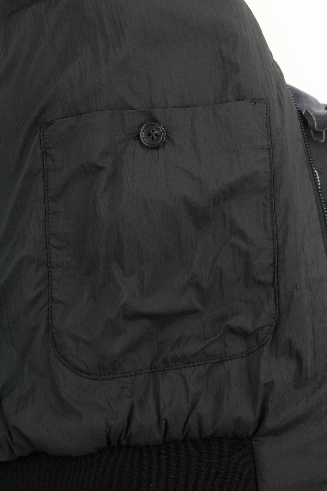 EMPORIO ARMANI vyriška striukė EU52 kamufliažinė, minkšta, paminkštinta, su užtrauktuku ir bomber tipo striukė RRP799 