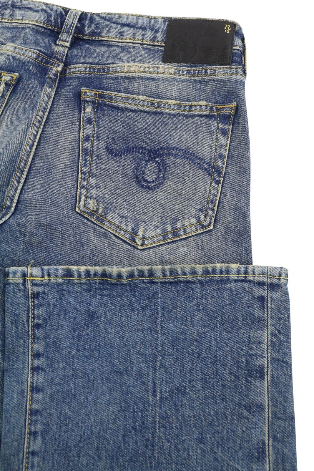 R13 berniukiški platėjantys moteriški džinsai 26 Kelly tamprūs platėjantys džinsai su išblukusiais ūsais mėlyni SS25 RRP645 