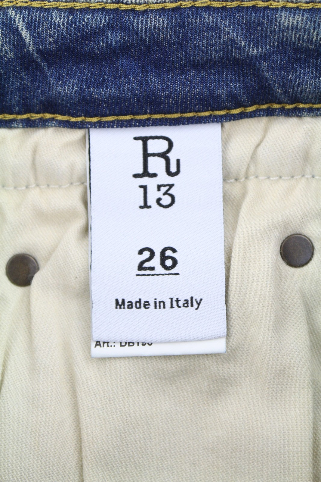 R13 berniukiški platėjantys moteriški džinsai 26 Kelly tamprūs platėjantys džinsai su išblukusiais ūsais mėlyni SS25 RRP645 