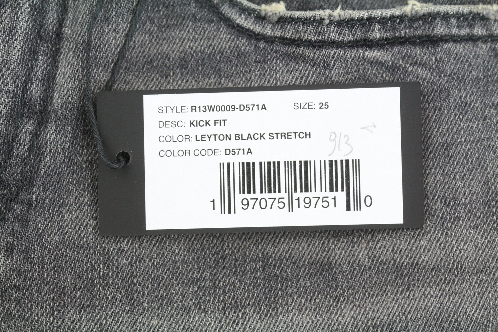 R13 Kick Fit moteriški džinsai 25 Leyton juodi, tamprūs, išblukę, ploni, tiesūs FW25 RRP630 