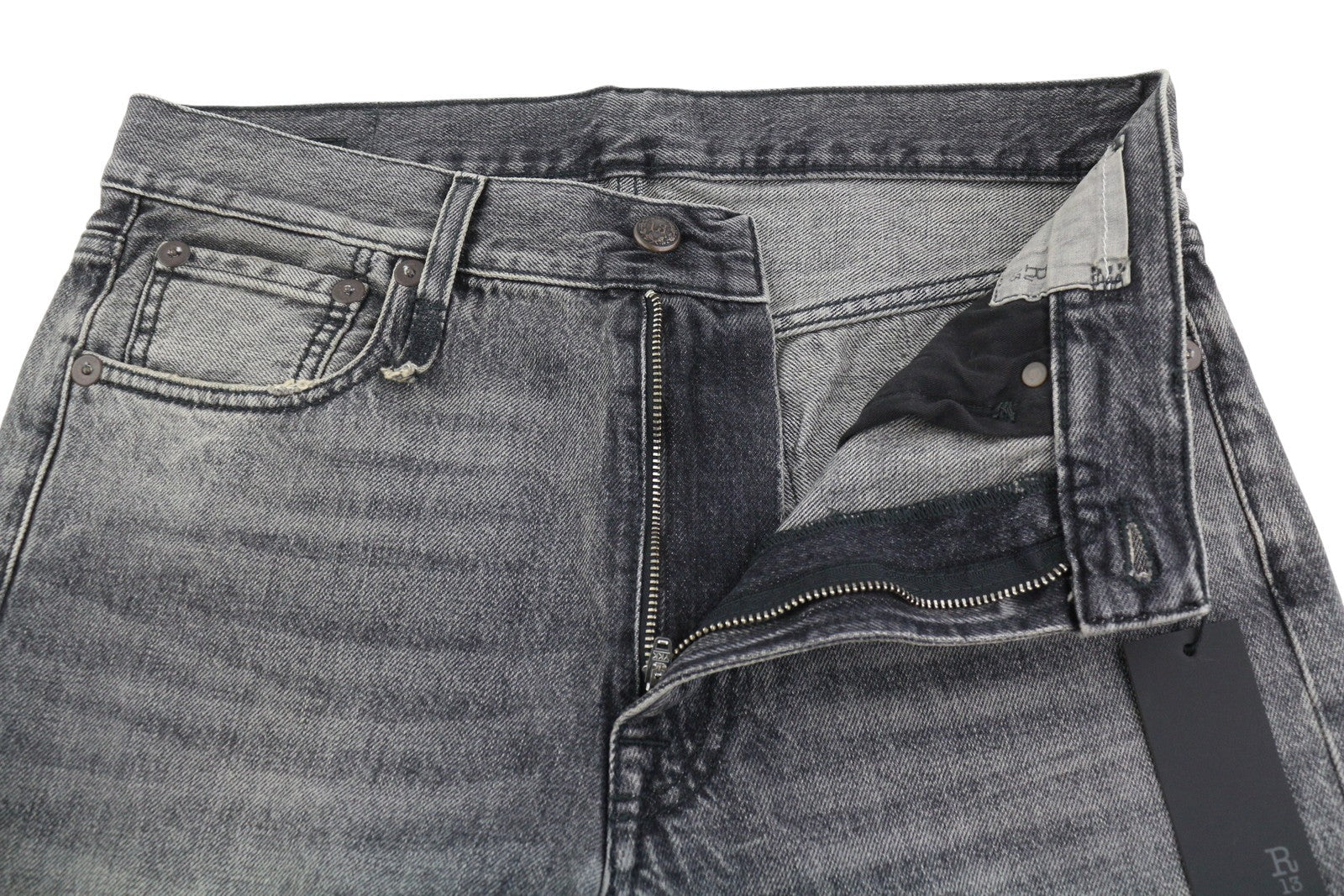 R13 Boyfriend moteriški džinsai 26 Leyton juodi išblukę ūsai trumpinti užtrauktuku FW25 