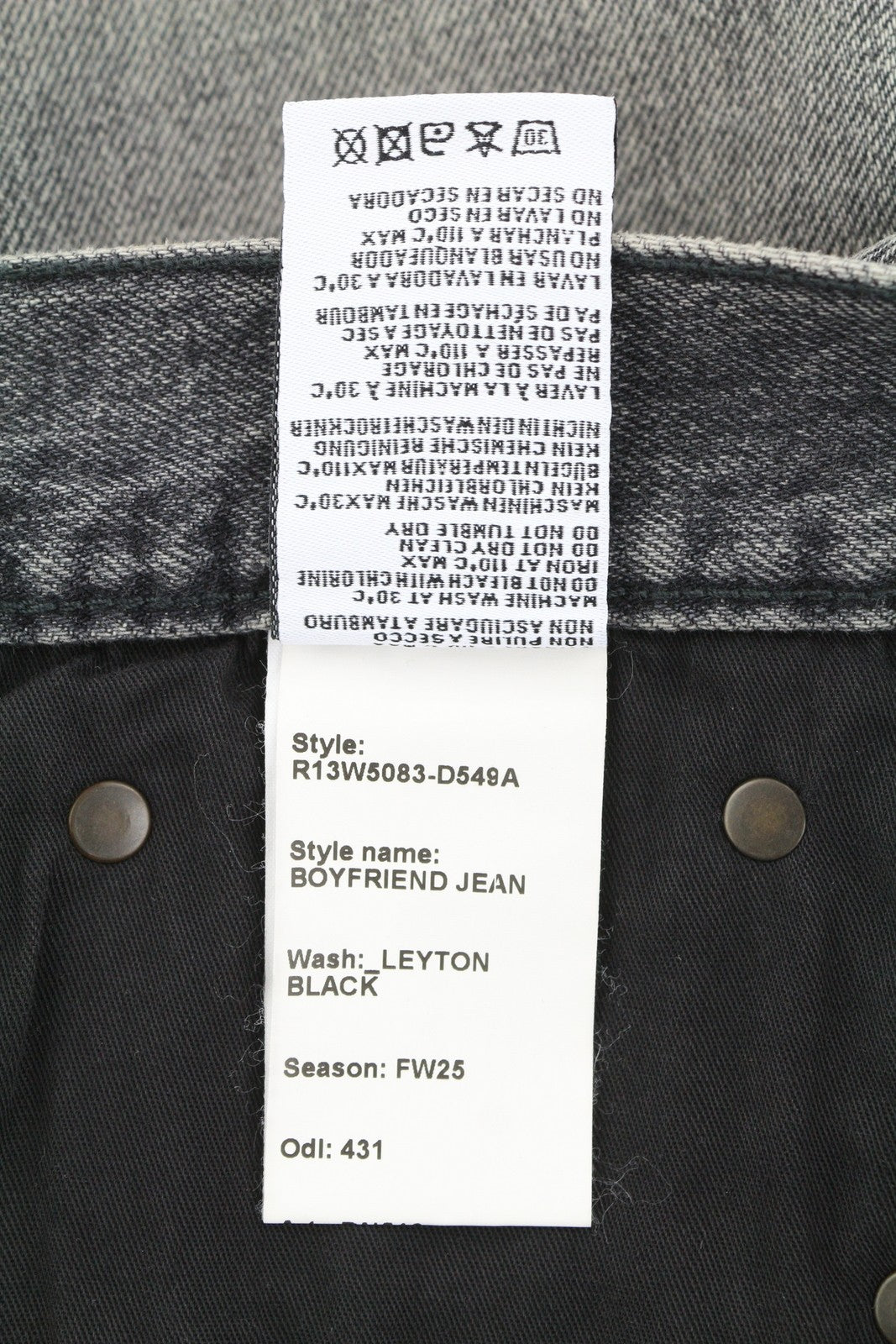 R13 Boyfriend moteriški džinsai 26 Leyton juodi išblukę ūsai trumpinti užtrauktuku FW25 