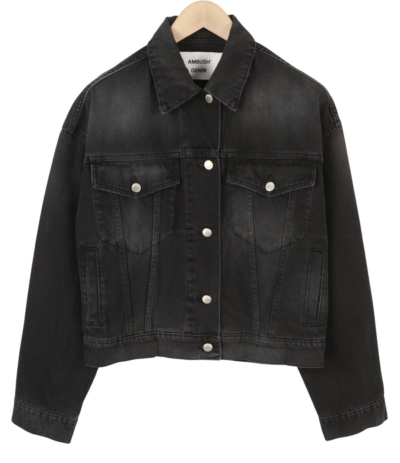 AMBUSH trumpintas džinsinis moteriškas švarkas su išblukusiomis sagomis, laisvas, didelio dydžio sunkvežimio tipo striukė. 