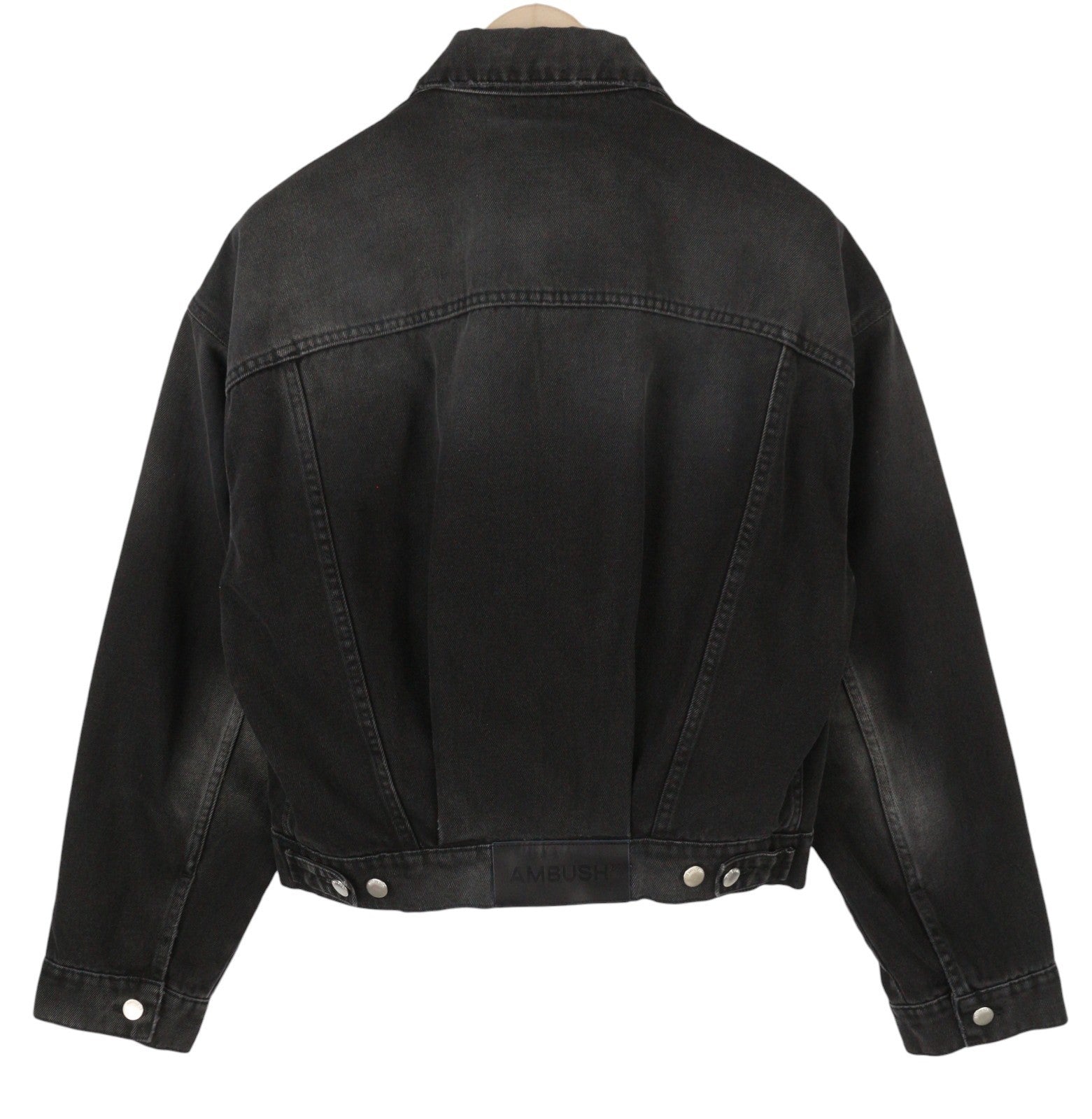 AMBUSH trumpintas džinsinis moteriškas švarkas su išblukusiomis sagomis, laisvas, didelio dydžio sunkvežimio tipo striukė. 