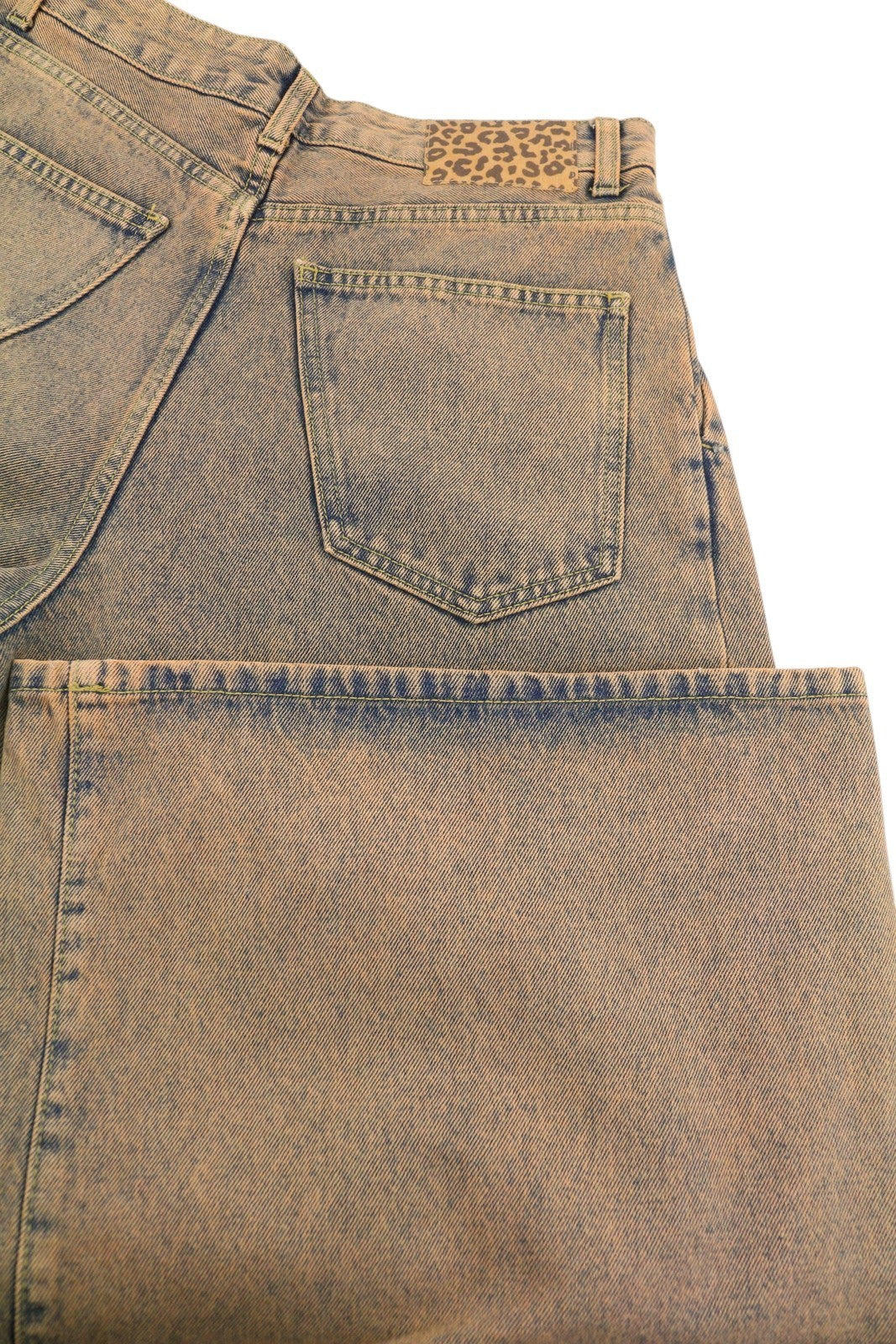 ALANUI Desert Rose plačių klešnių moteriški džinsai W27 klostėmis dažytos abrikosinės spalvos džinsinės kelnės RRP550 