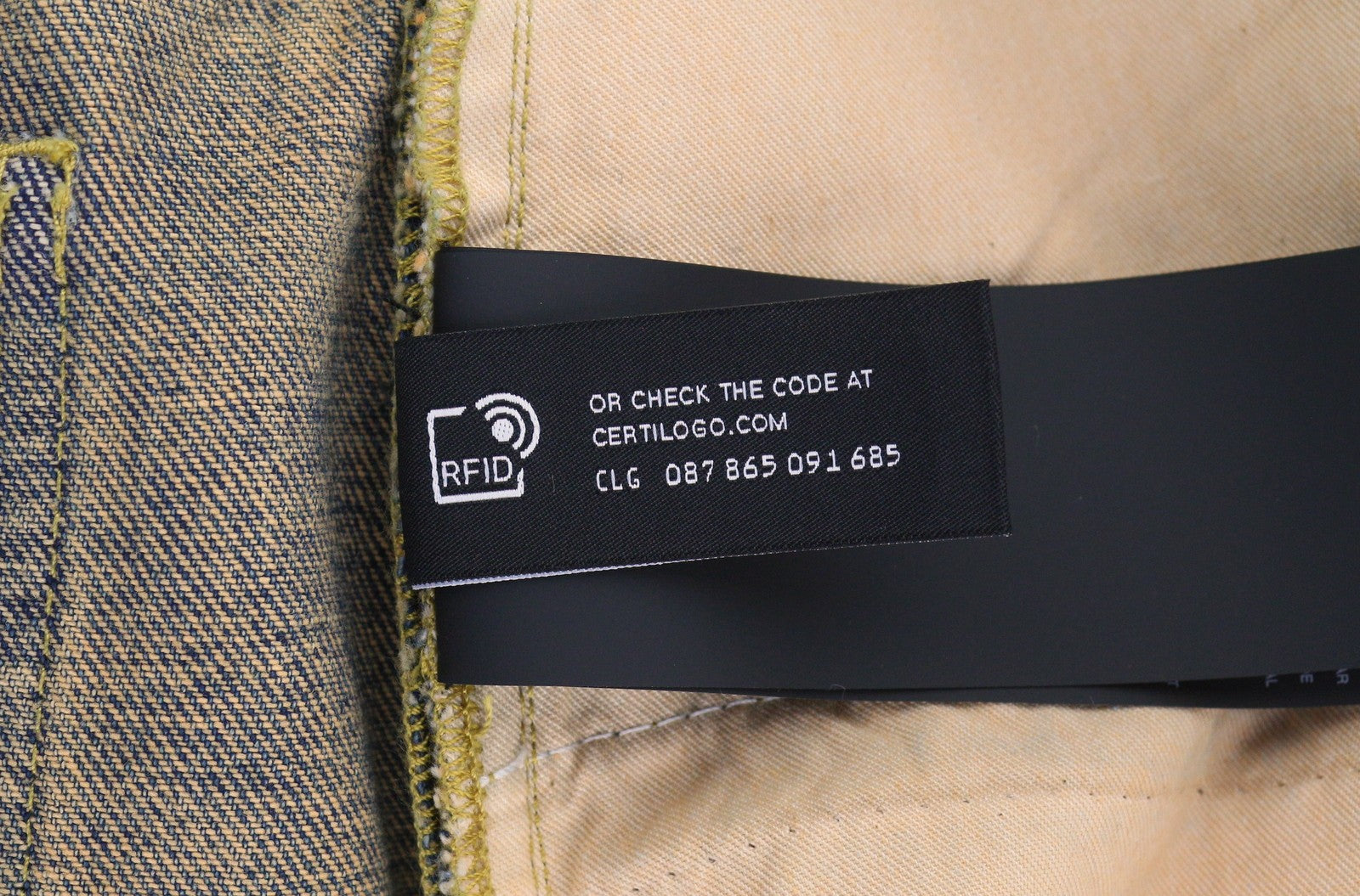 ALANUI Desert Rose Regular moteriški džinsai W27 su užtrauktuku ir dažytu abrikosų spalvos džinsu RRP550 