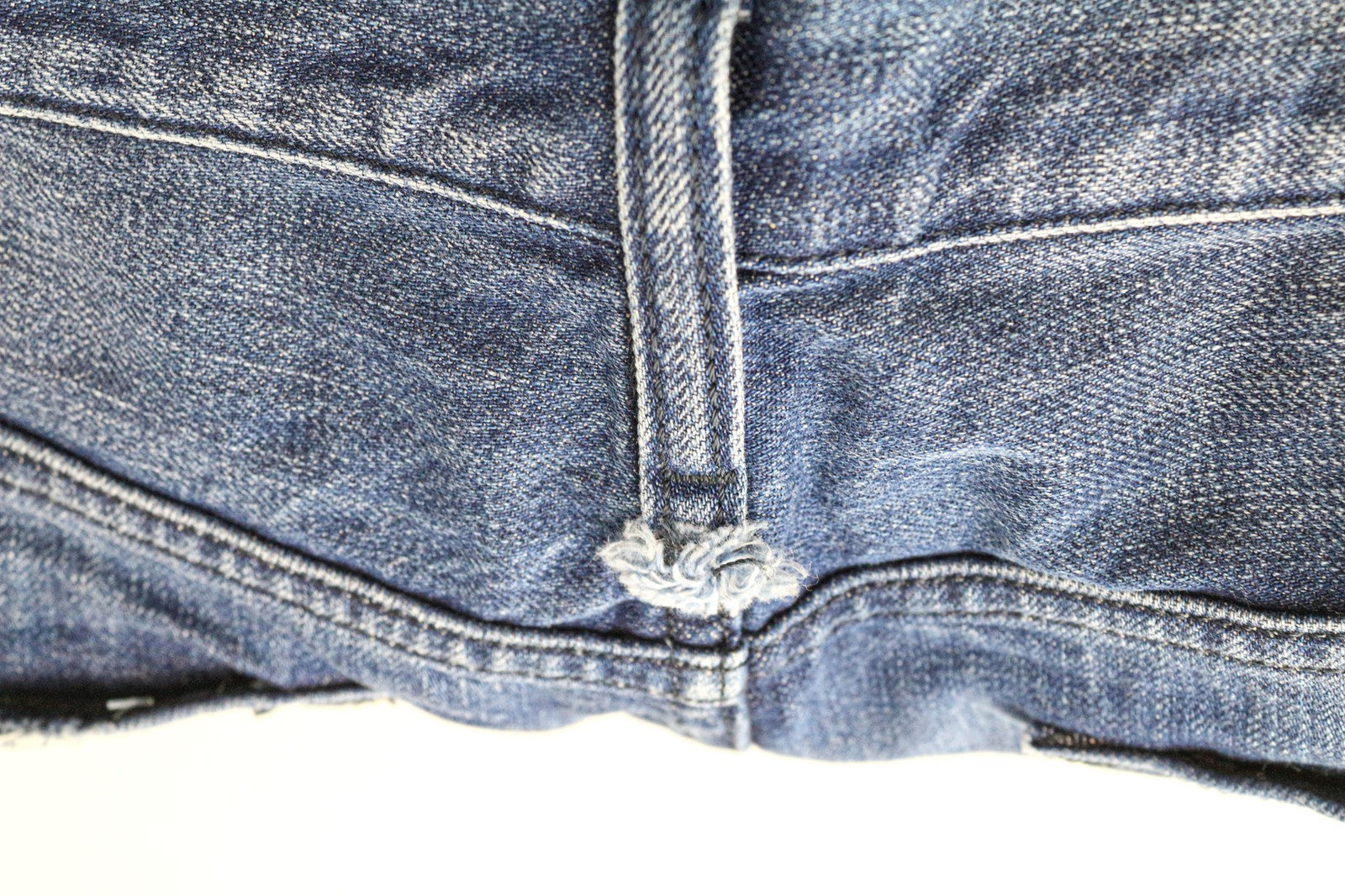 DIESEL Mharky 080AH Men's W34 Slim Distressed Blue Washed Cotton Jeans