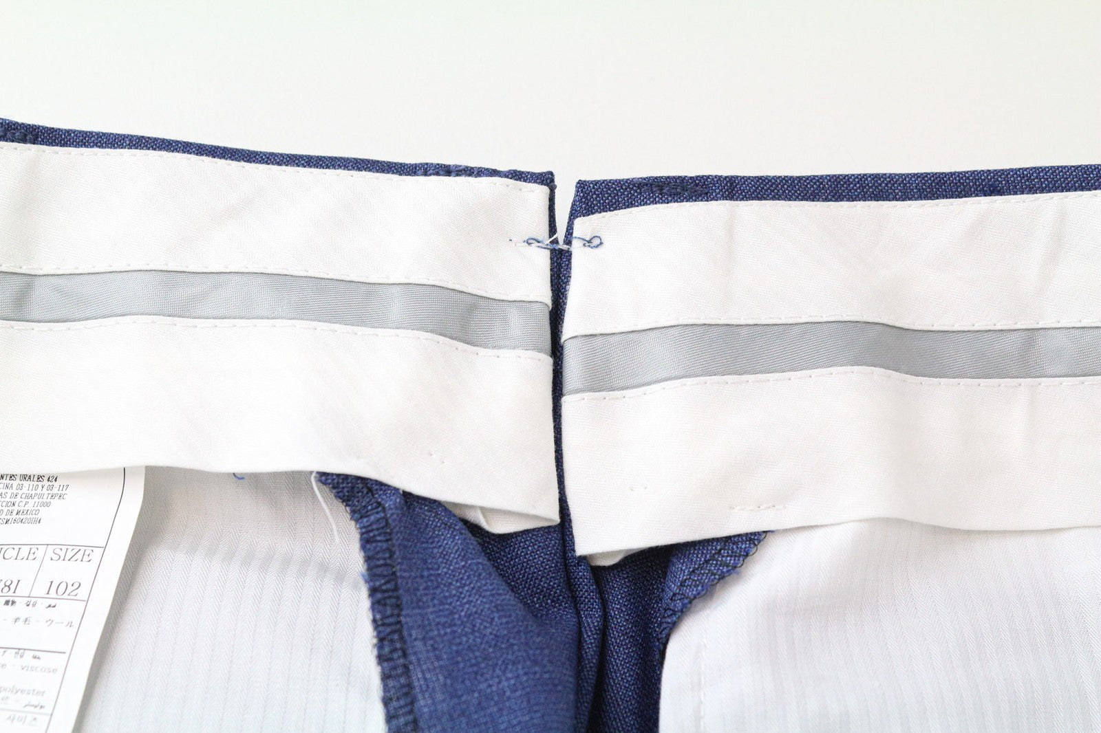 „SUITSUPPLY Brescia“ vyriškos plonos, UK42L dydžio, mėlynos vilnonės klostuotos, oficialios kelnės su pamušalu 