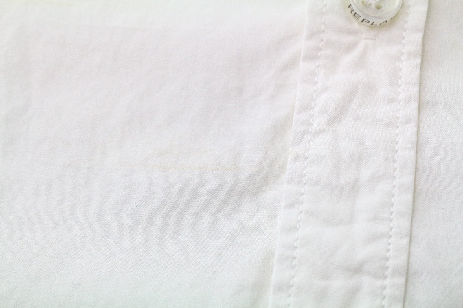 REPLAY vyriški marškinėliai S balti dryžuoti medvilniniai ploni marškinėliai su sagomis ilgomis rankovėmis laisvalaikio stiliumi 