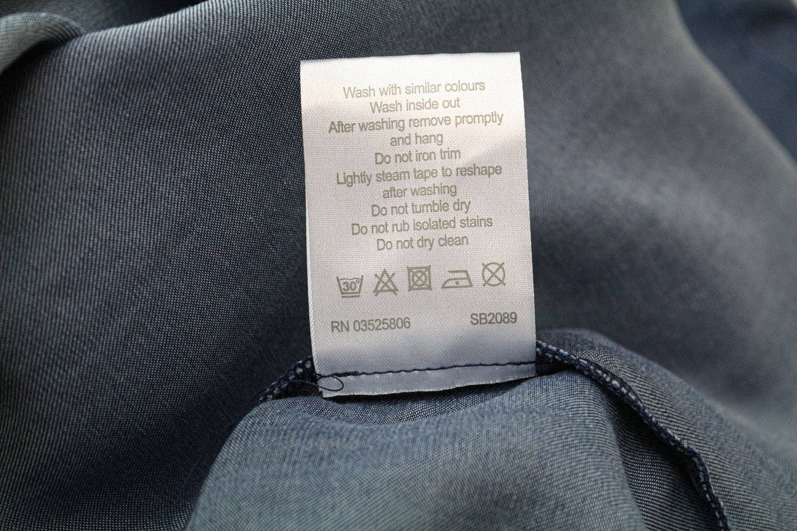 SWEATY BETTY Kvasir Luxe moteriška suknelė M mėlyna marškinių stiliaus sagomis ilgomis rankovėmis 