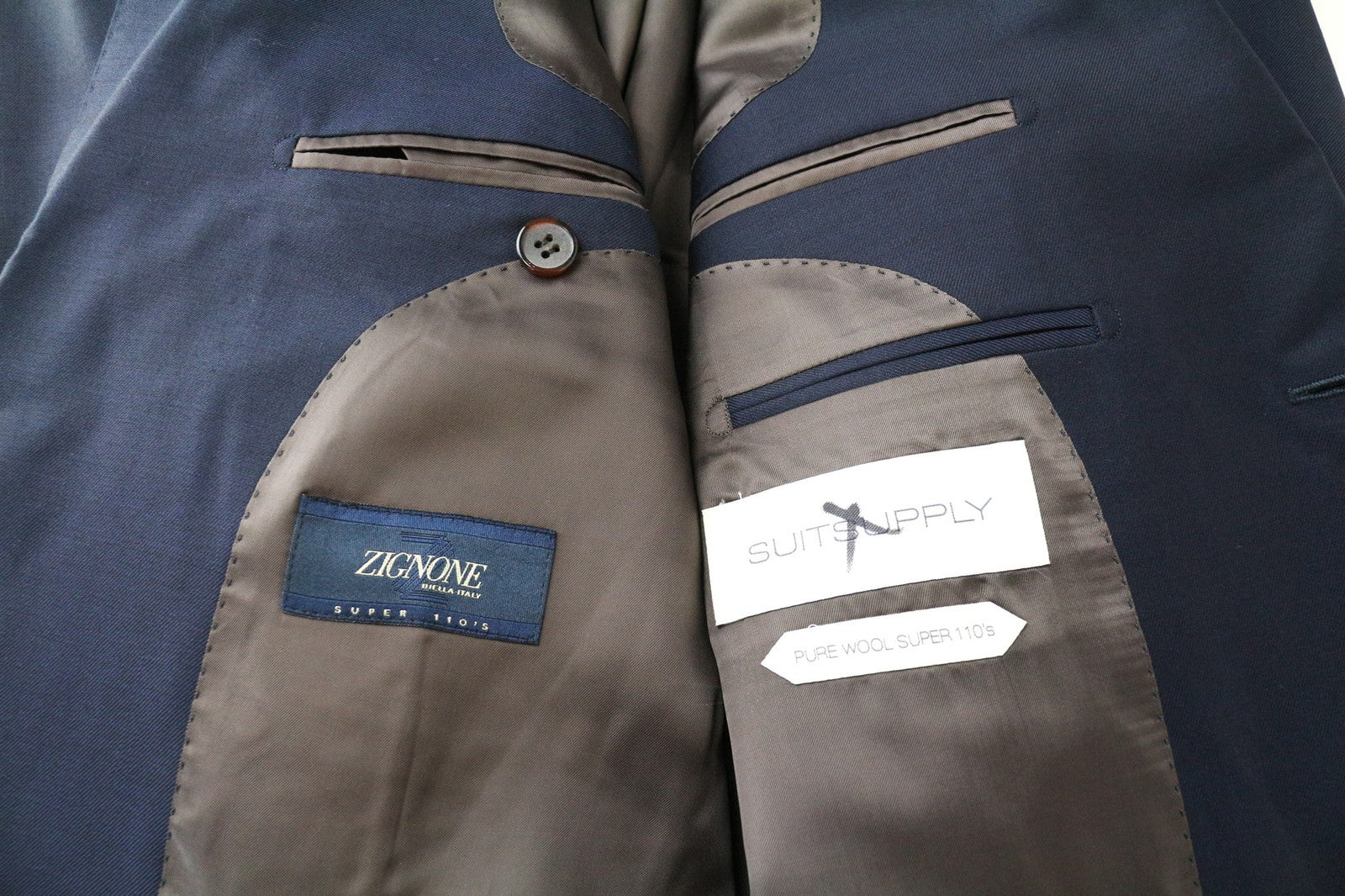 „SUITSUPPLY Napoli“ vyriškas švarkas, UK42R, mėlynas, vilnonis, „Super 110s Zignone“, klasikinio kirpimo 