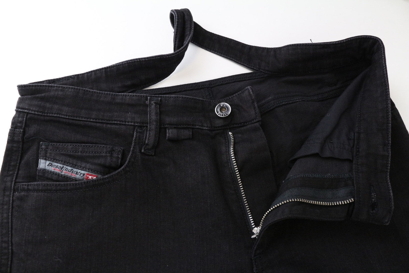 DIESEL De-Cinty 8880R moteriškos juodos aptemptos džinsinės kelnės W30 Biker stiliaus tamprūs džinsai su plyšiais iki kelių 
