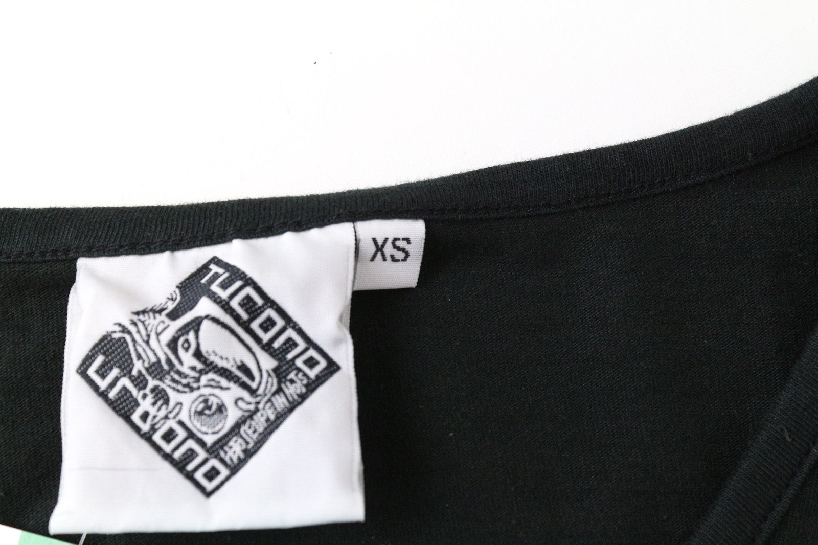 TUCANO URBANO moteriški XS dydžio juodi medvilniniai ilgomis rankovėmis megztiniai su V formos iškirpte 