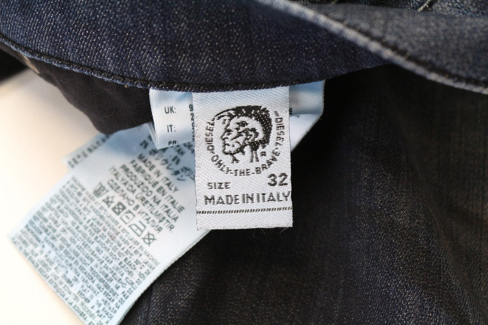 DIESEL D-Reeft-T 0870Y vyriški W32 mėlyni sportiniai marškinėliai su plonu medvilniniu audiniu 