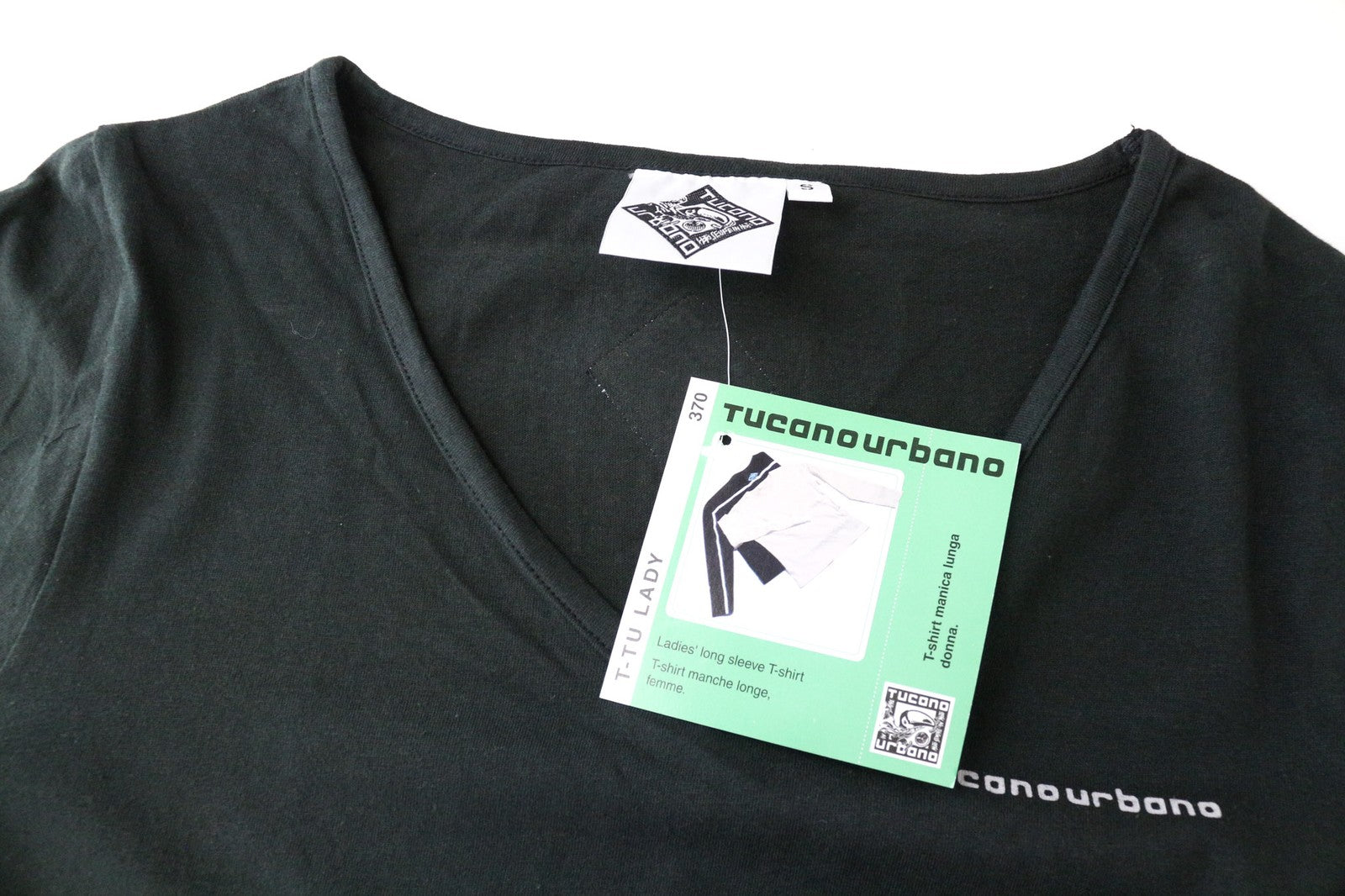 TUCANO URBANO T-TU moteriški marškinėliai su V formos iškirpte, juodi, medvilniniai, ilgomis rankovėmis, laisvalaikio stiliaus. 