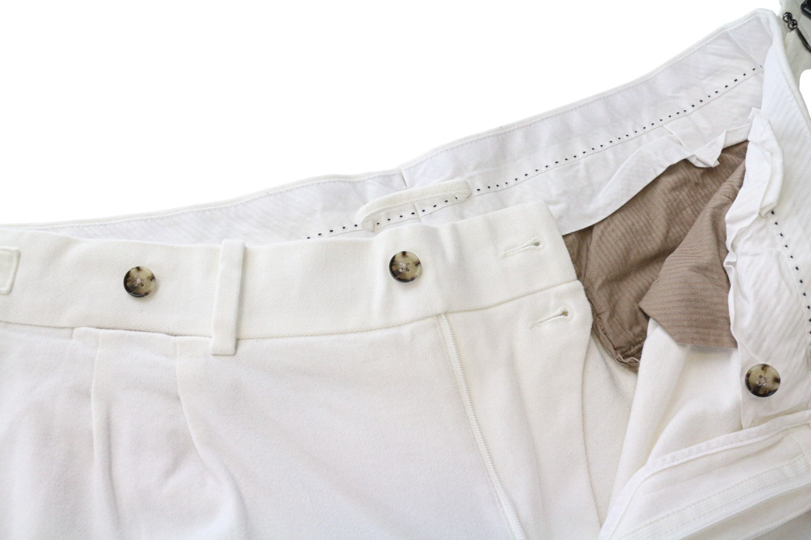 SUITSUPPLY Braddon vyriškos kelnės, UK42R, balkšvos, tamprios medvilnės kelnės su atlenkiamu apvadu 