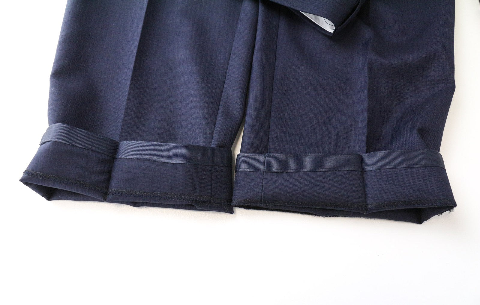 SUITSUPPLY Brescia vyriškos kelnės, UK36S, tamsiai mėlynos, vilnonės, klostytos, elegantiško kirpimo. 