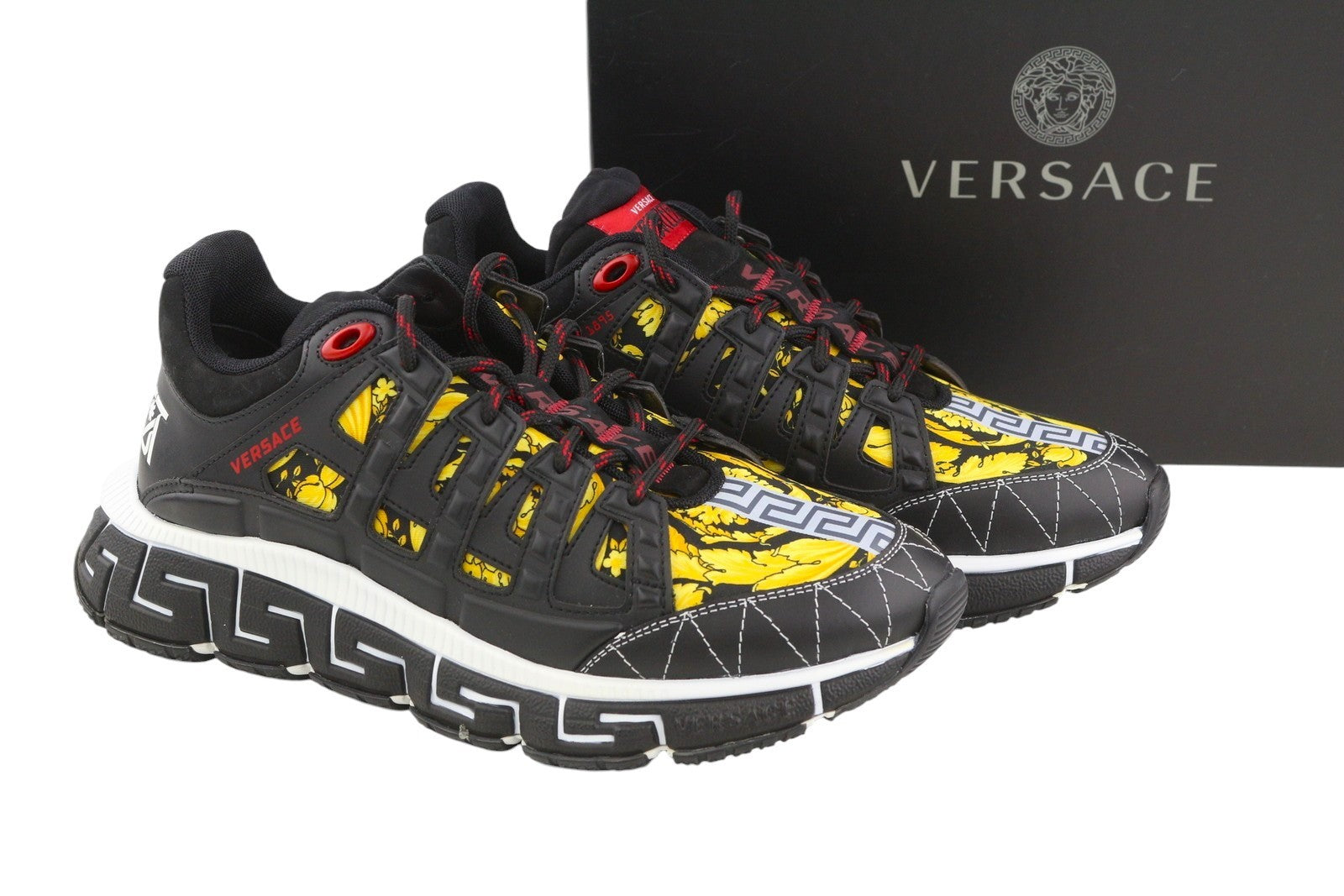 VERSACE Trigreca vyriški sportbačiai, 43,5 €, juodi, suvarstomi „Greca“ paminkštinimo sistema, RRP850 