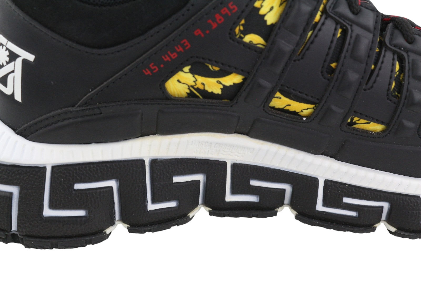 VERSACE Trigreca vyriški sportbačiai, 43,5 €, juodi, suvarstomi „Greca“ paminkštinimo sistema, RRP850 