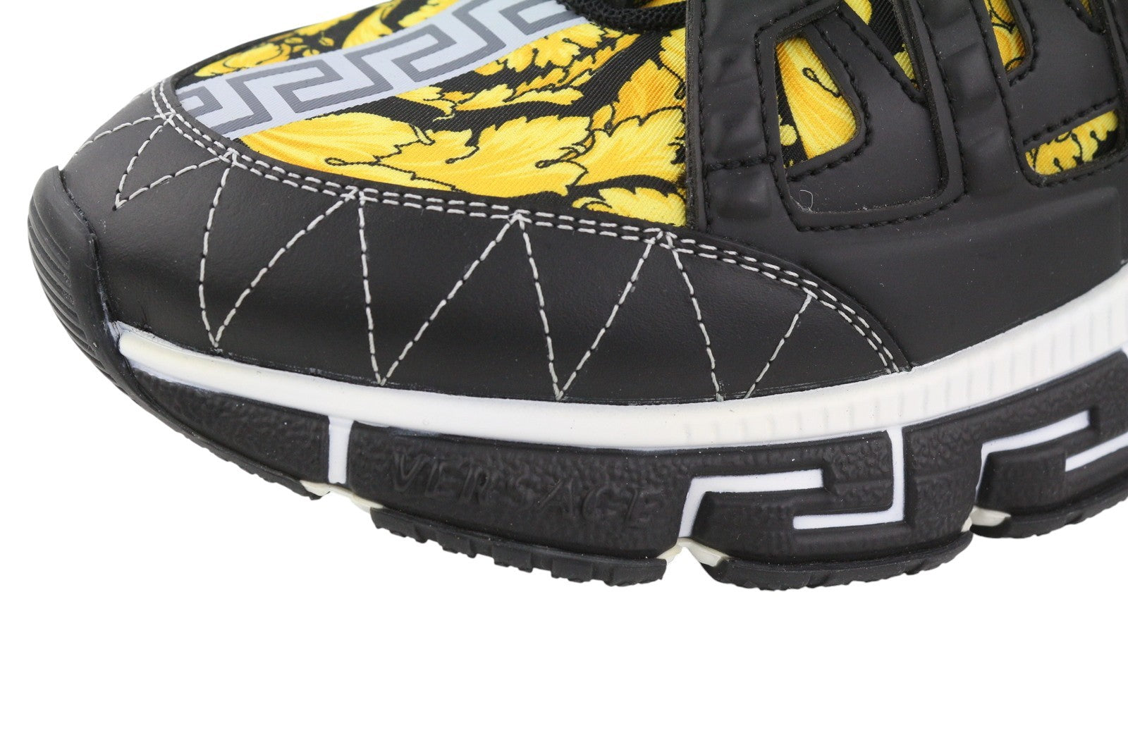 VERSACE Trigreca vyriški sportbačiai, 43,5 €, juodi, suvarstomi „Greca“ paminkštinimo sistema, RRP850 