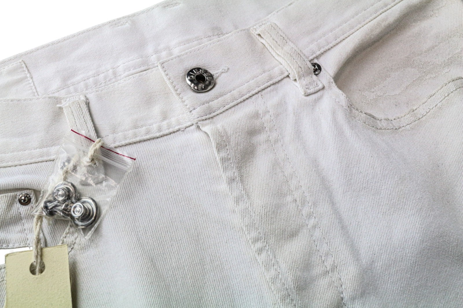 DIESEL Theppar vyriški džinsai W28 balti medvilniniai tamprūs džinsai su lopais ir dėmėmis 