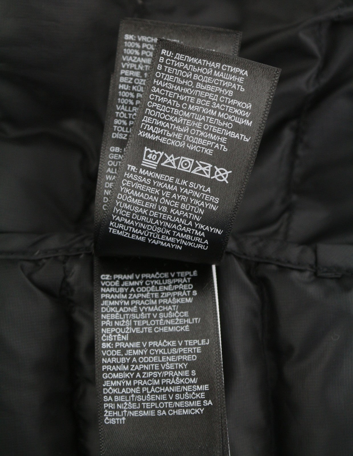 THE NORTH FACE Travail vyriška striukė M, juoda, 800 pūkuota, dygsniuota striukė su gobtuvu 