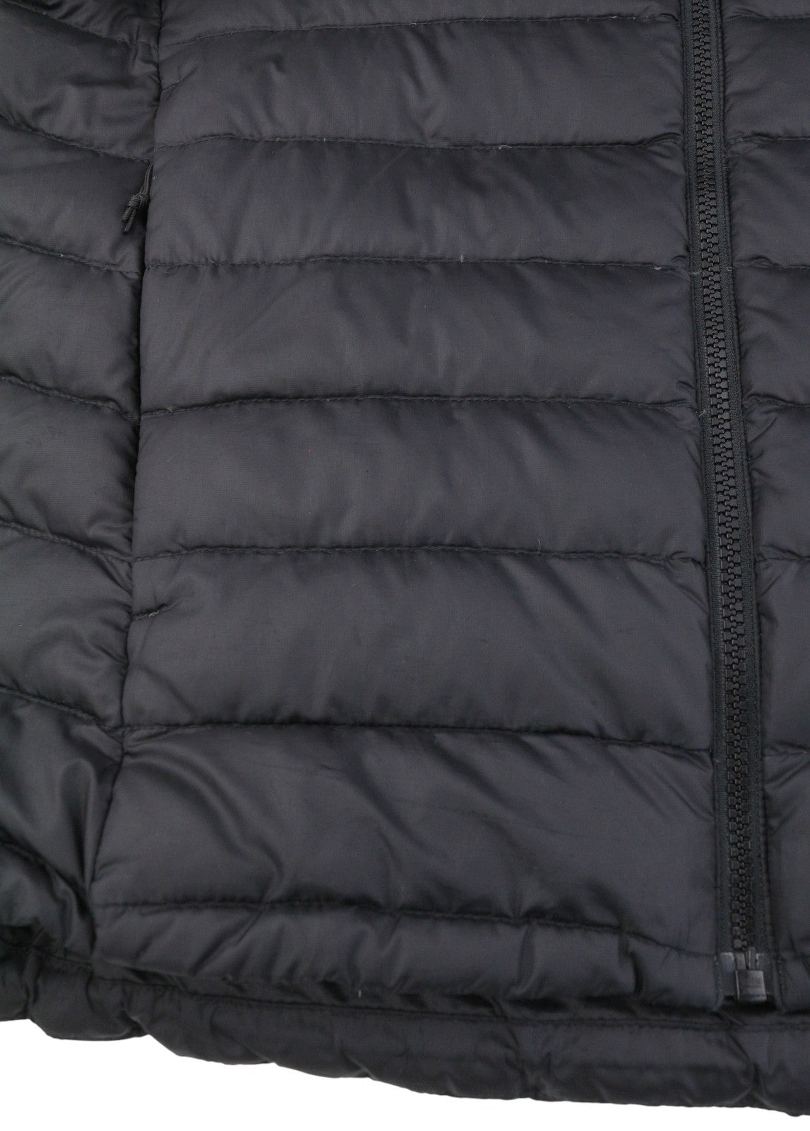 THE NORTH FACE Travail vyriška striukė M, juoda, 800 pūkuota, dygsniuota striukė su gobtuvu 