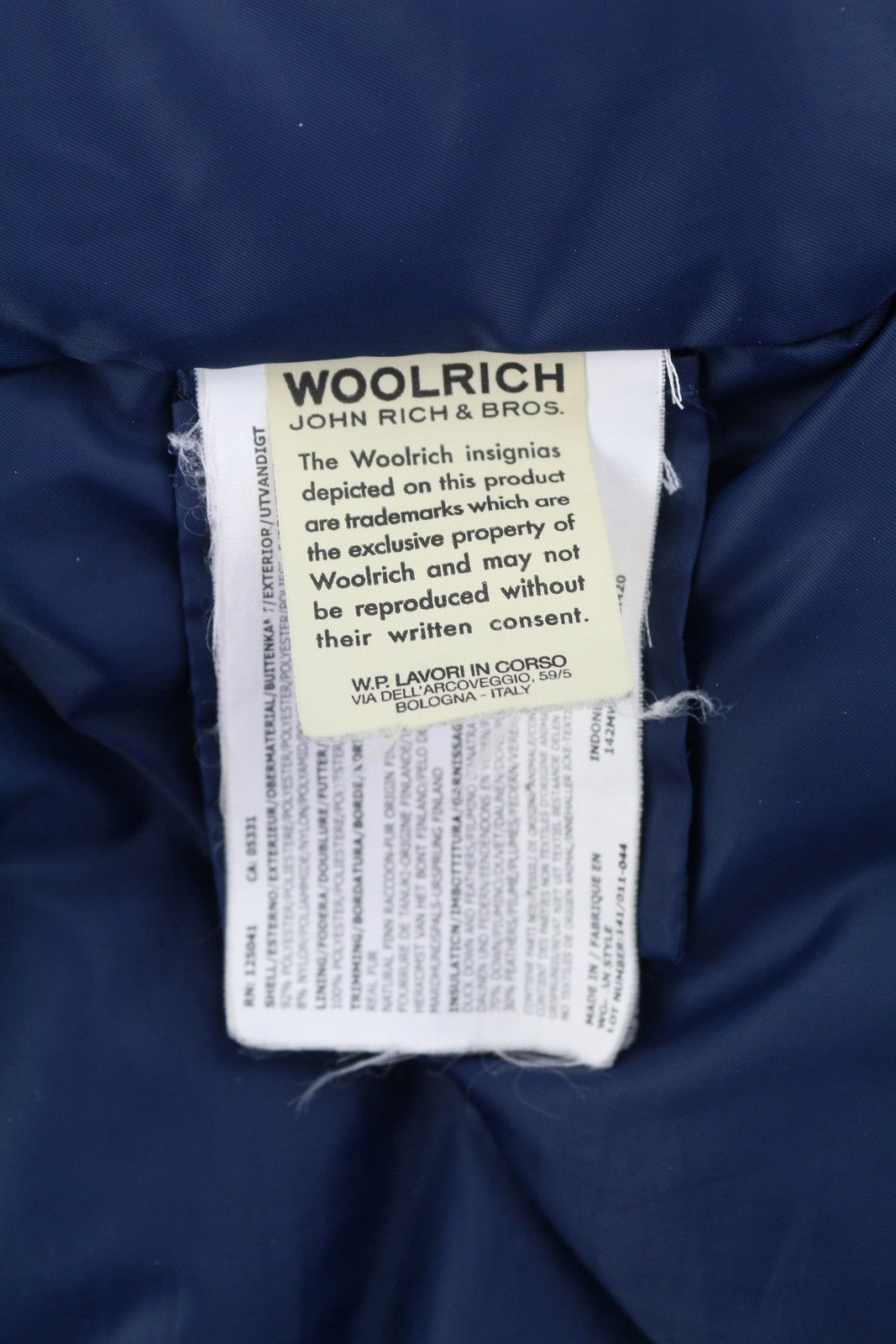 WOOLRICH moteriška striukė XS tamsiai mėlyna su ančių pūkų užpildu ir tikru kailiu, su gobtuvu, pilnu užtrauktuku 