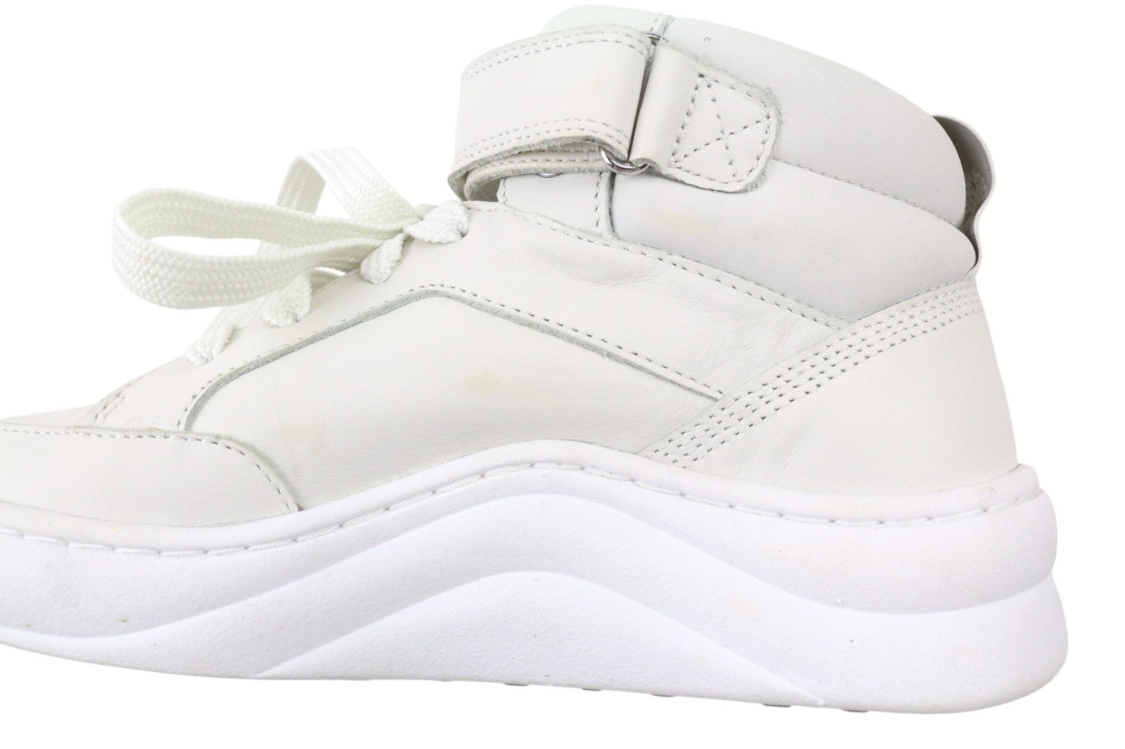 TIMBERLAND A1ZXC moteriški sportbačiai su šviesia odine apykakle, 4.5 colio gylio, migdolų spalvos nosimi. 