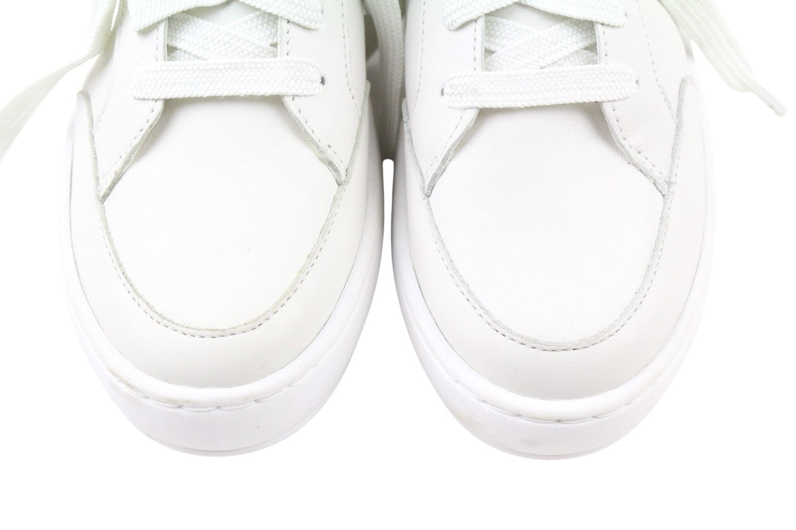 TIMBERLAND A1ZXC moteriški sportbačiai su šviesia odine apykakle, 4.5 colio gylio, migdolų spalvos nosimi. 