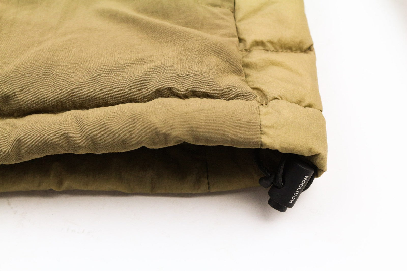 WOOLRICH Chevron Crinkle Down vyriška striukė su ilgomis užtrauktukais, pamušalu ir gobtuvu 