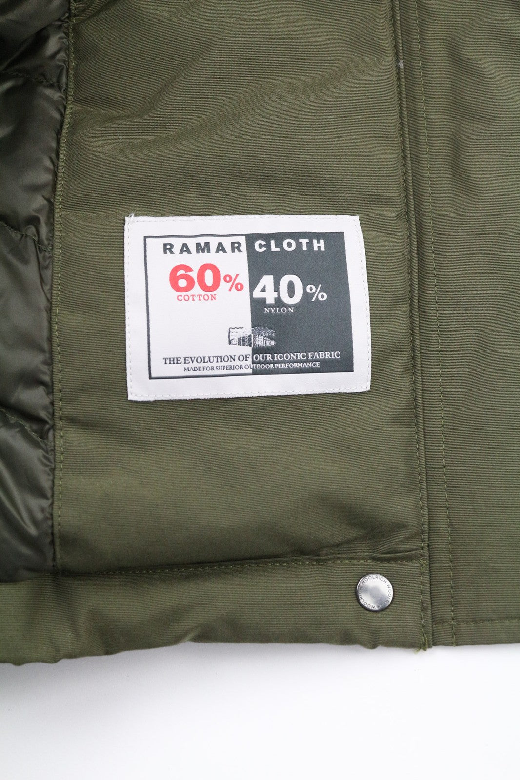 WOOLRICH Bow Bridge Parka moteriška striukė su pūkine striuke, S dydžio, su gobtuvu ir pamušalu bei užtrauktuku. 